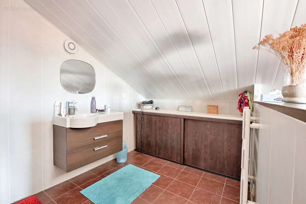 Maison à SAINT-MAUR-DES-FOSSES