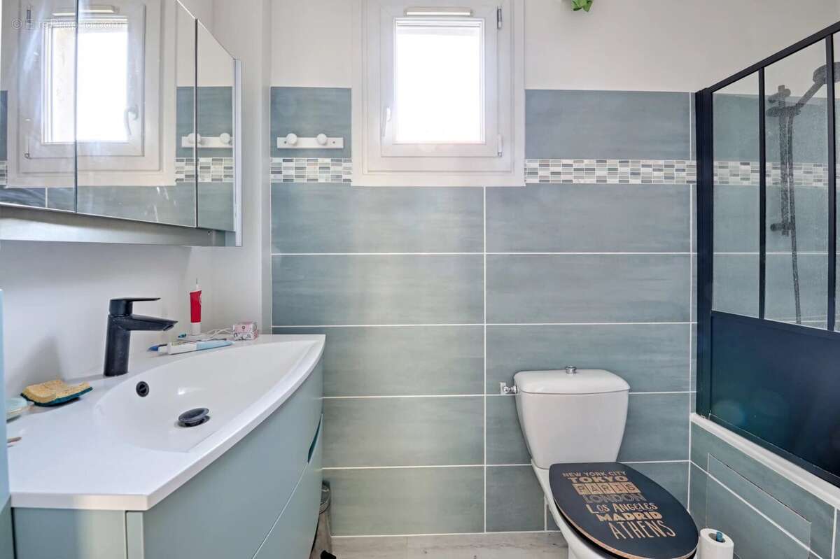 Maison à SAINT-MAUR-DES-FOSSES