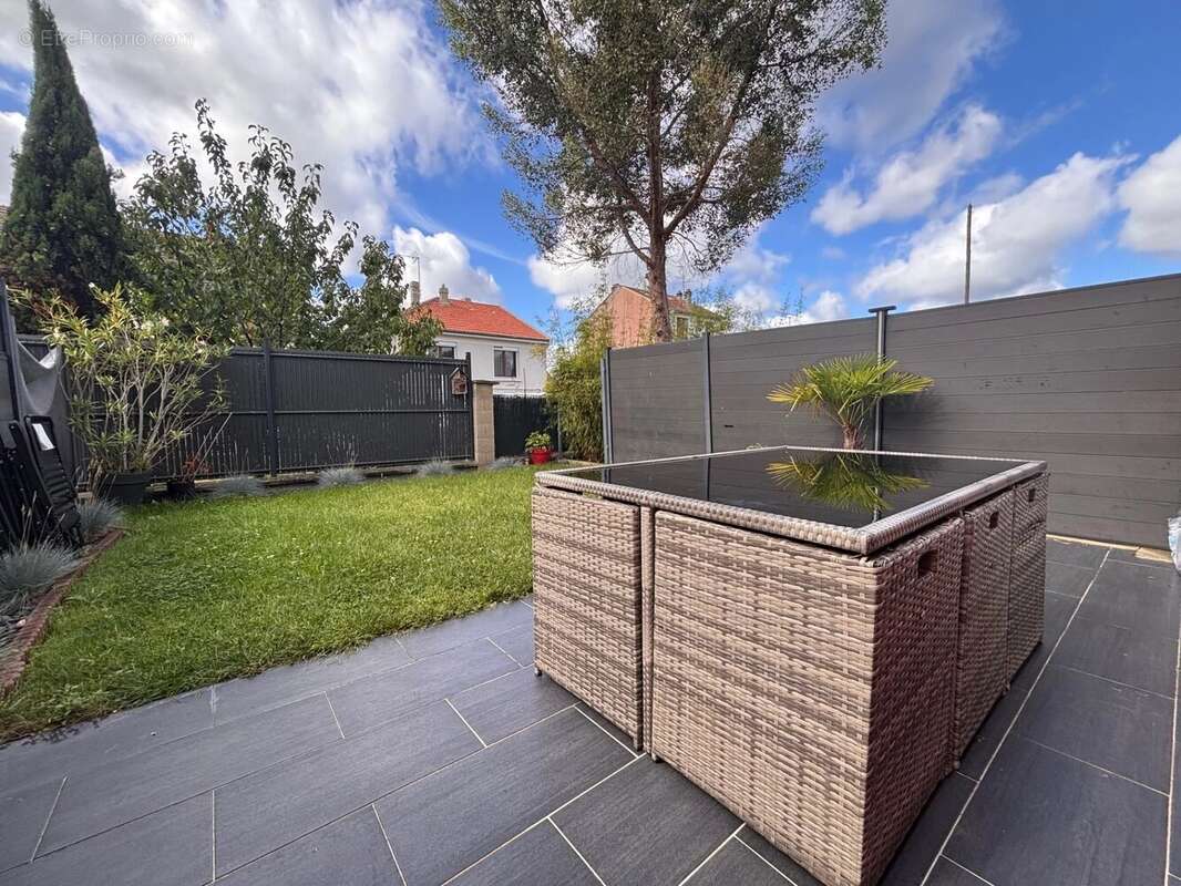 Maison à SARTROUVILLE