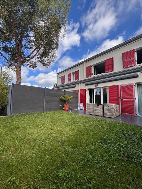 Maison à SARTROUVILLE