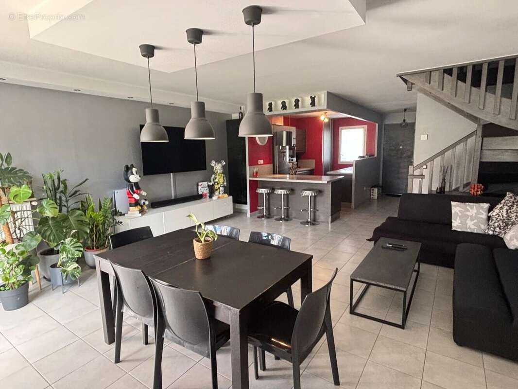 Maison à SARTROUVILLE