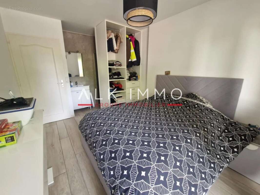 Appartement à COLLONGES-SOUS-SALEVE