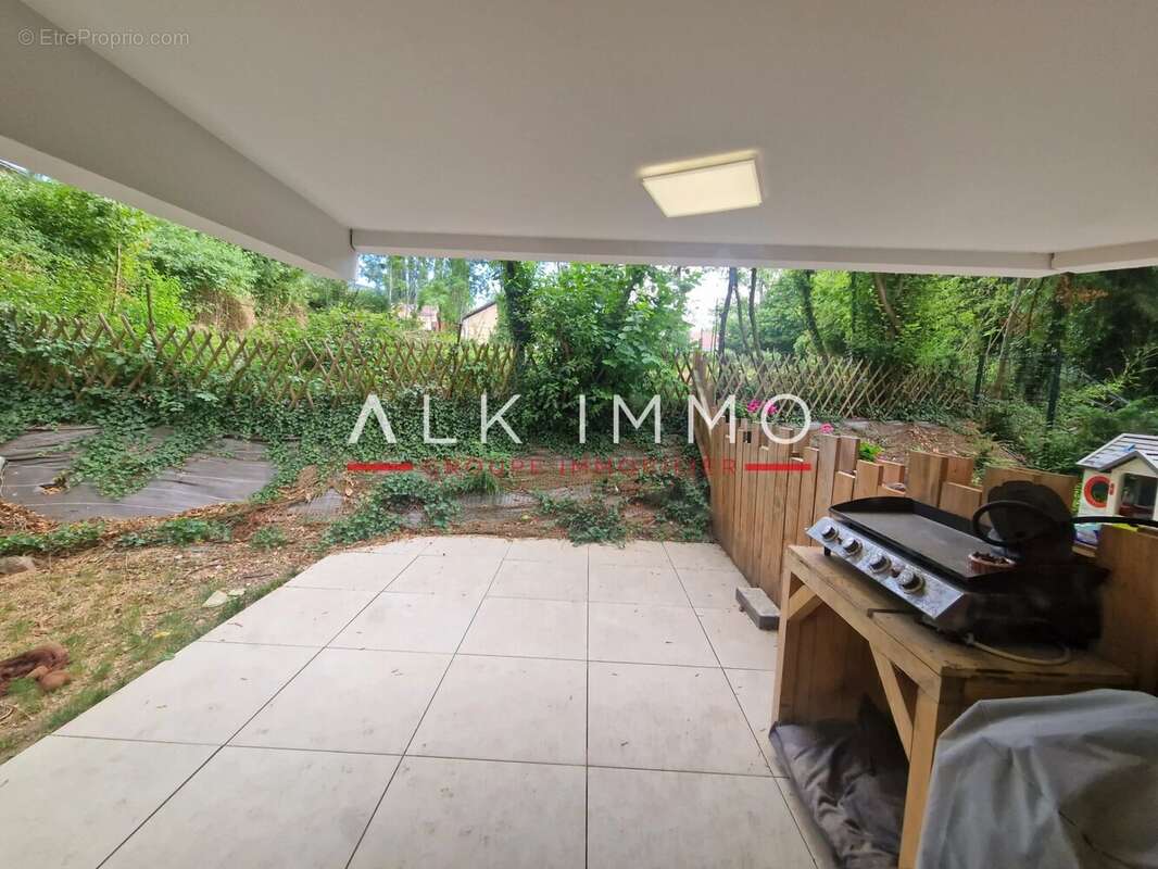 Appartement à COLLONGES-SOUS-SALEVE