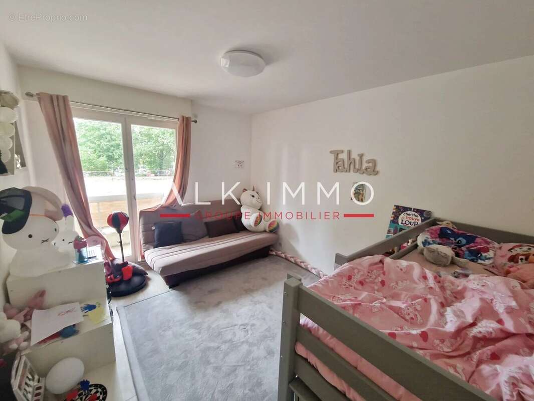 Appartement à COLLONGES-SOUS-SALEVE