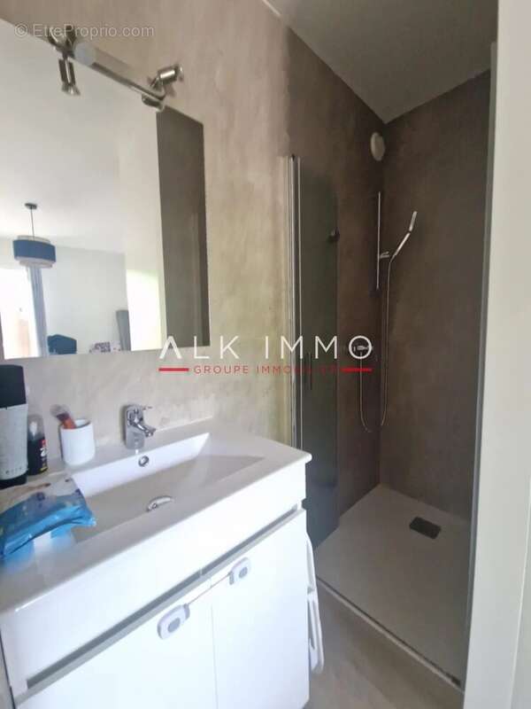 Appartement à COLLONGES-SOUS-SALEVE