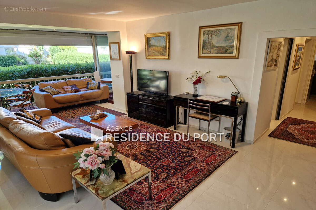 Appartement à MANDELIEU-LA-NAPOULE