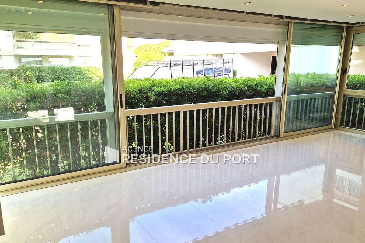 Appartement à MANDELIEU-LA-NAPOULE