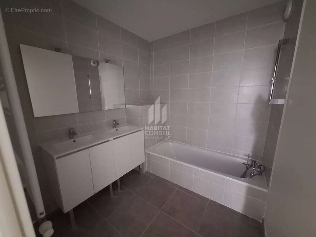 Appartement à MOIRANS