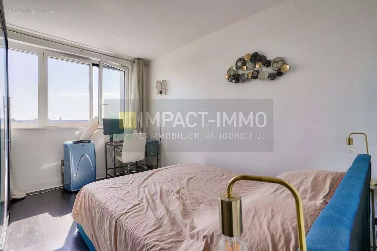 Appartement à LEVALLOIS-PERRET