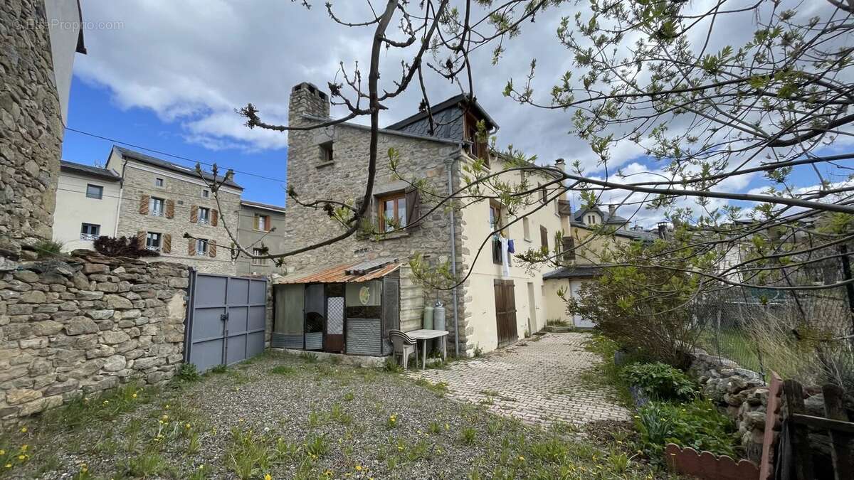 Appartement à FONT-ROMEU-ODEILLO-VIA