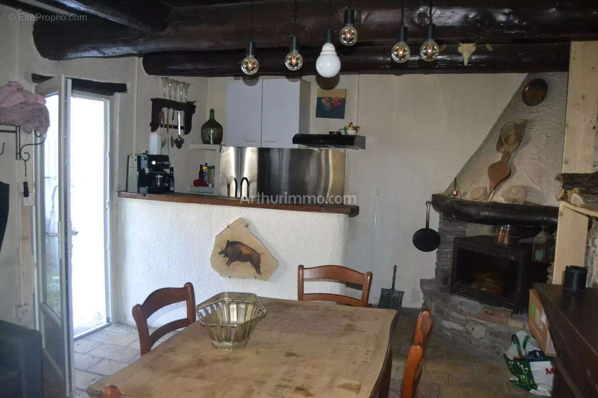 Maison à LAMBRUISSE