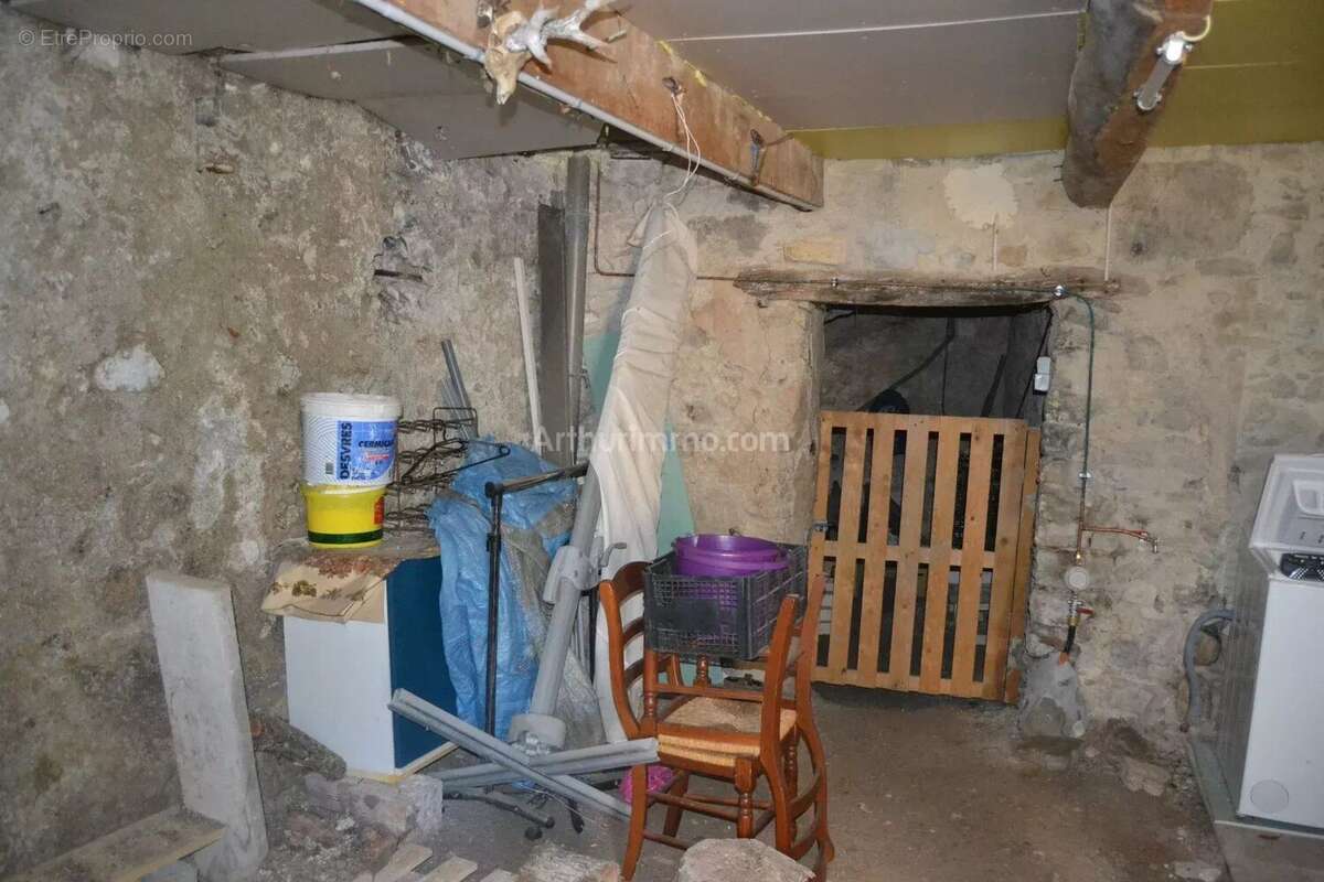 Maison à LAMBRUISSE