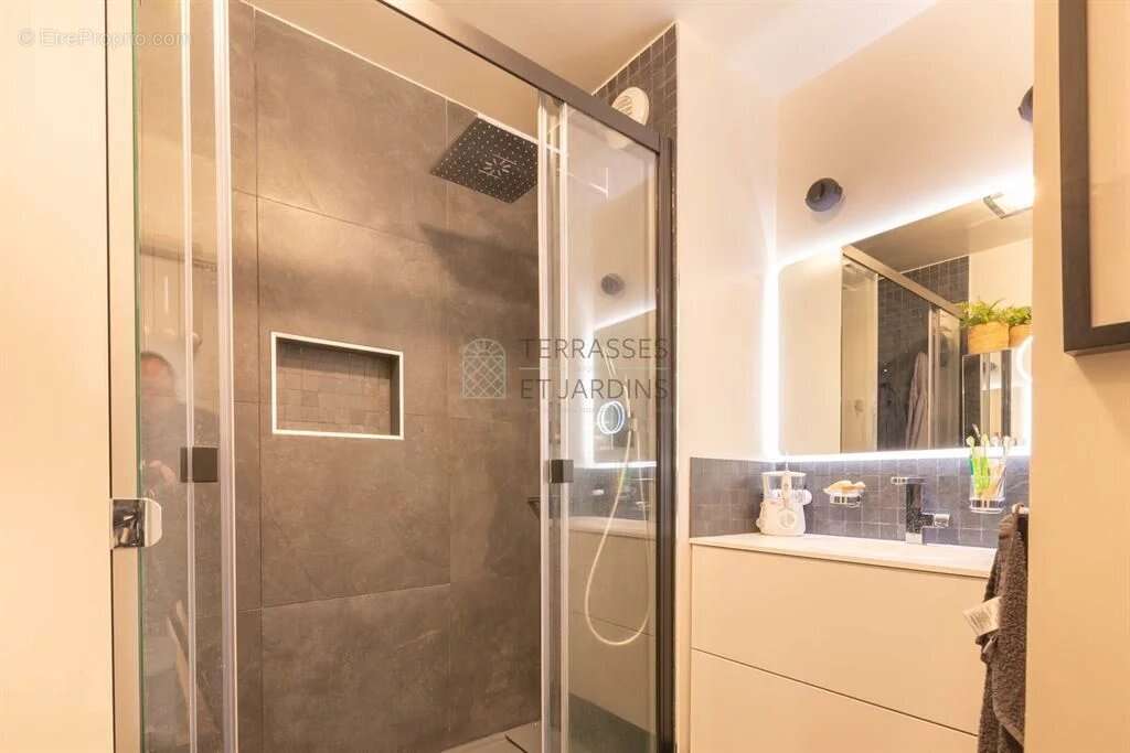 Appartement à VILLE-D&#039;AVRAY