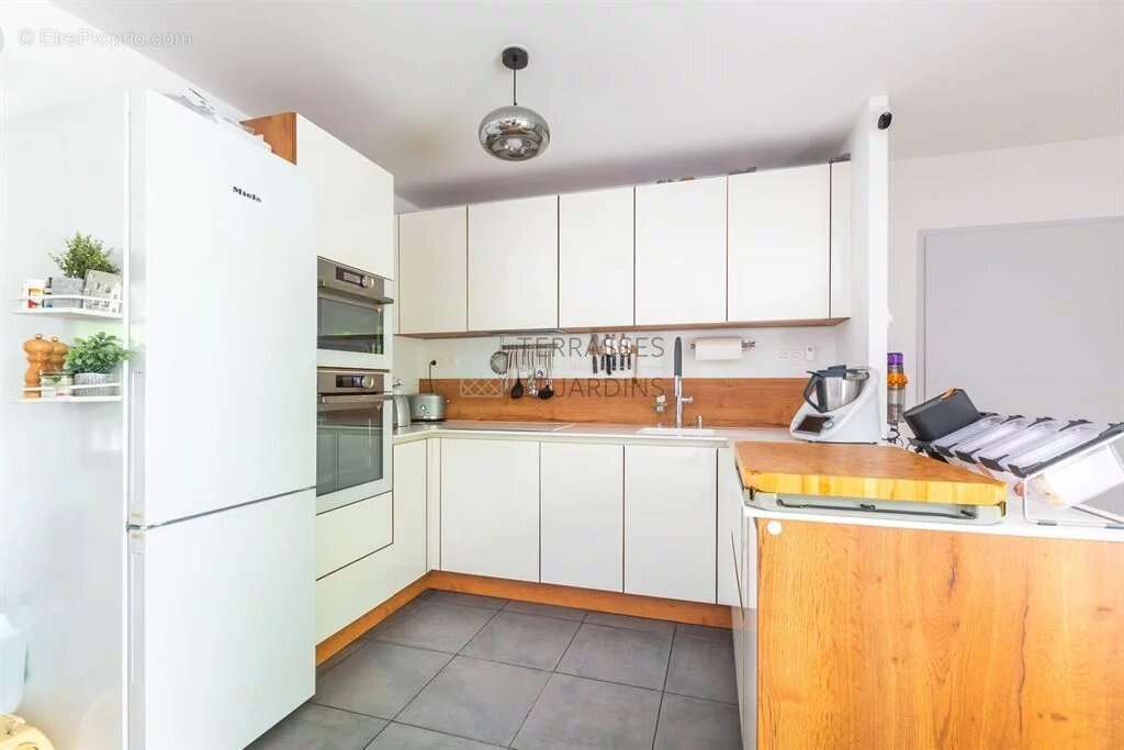 Appartement à VILLE-D&#039;AVRAY