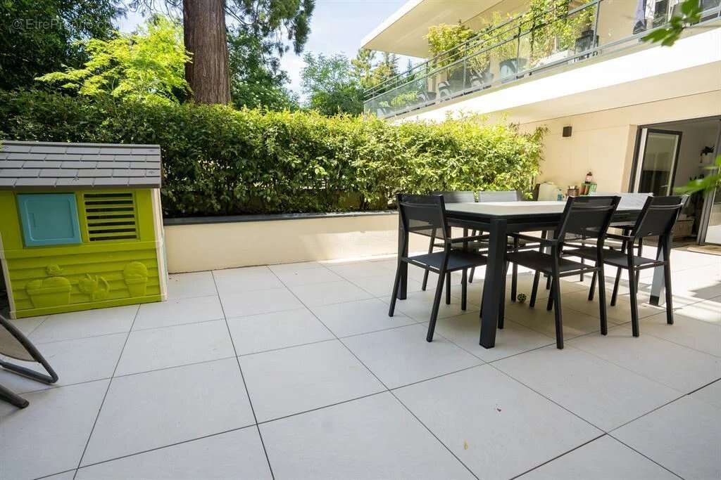 Appartement à VILLE-D&#039;AVRAY