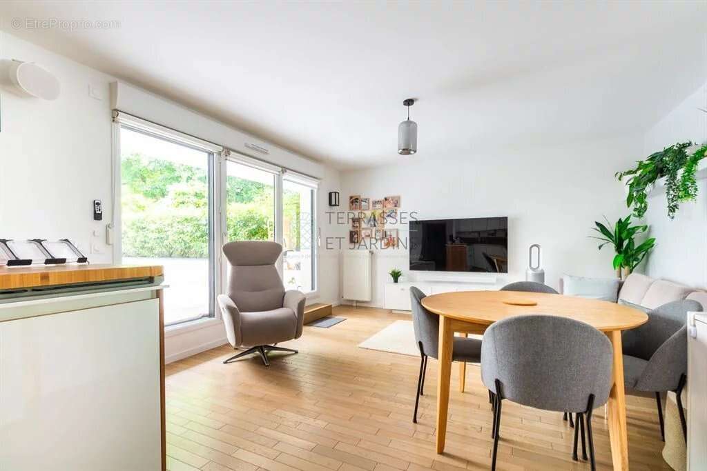 Appartement à VILLE-D&#039;AVRAY