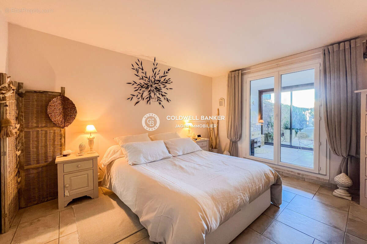 Appartement à COGOLIN