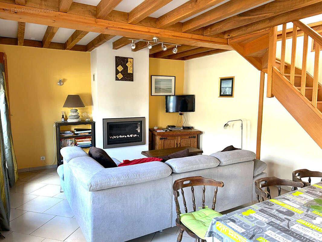 Maison à ESTREELLES