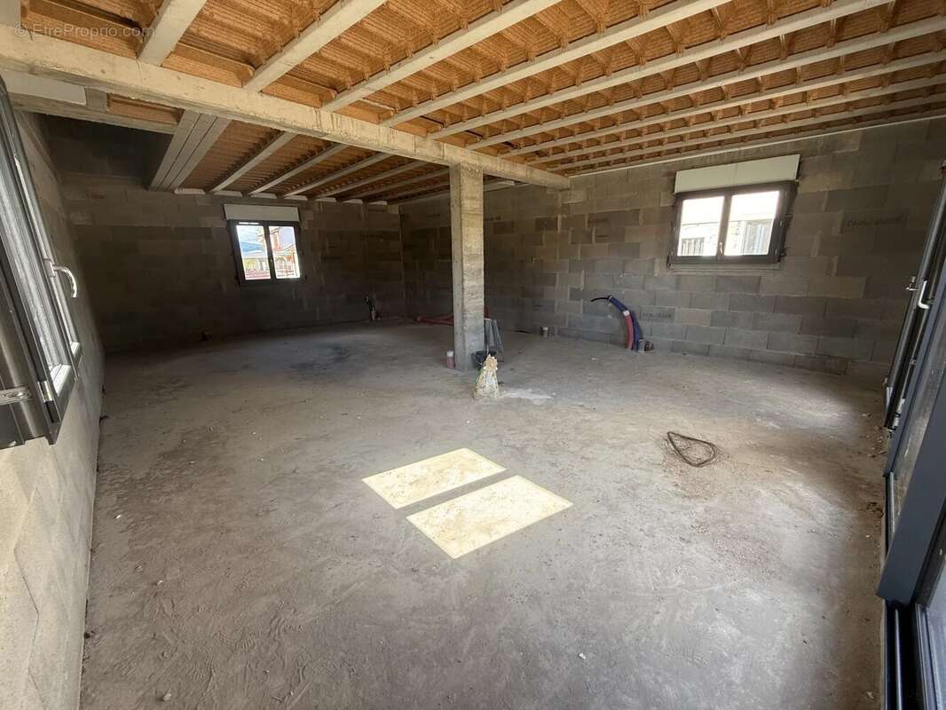 Maison à CORCELLES-EN-BEAUJOLAIS