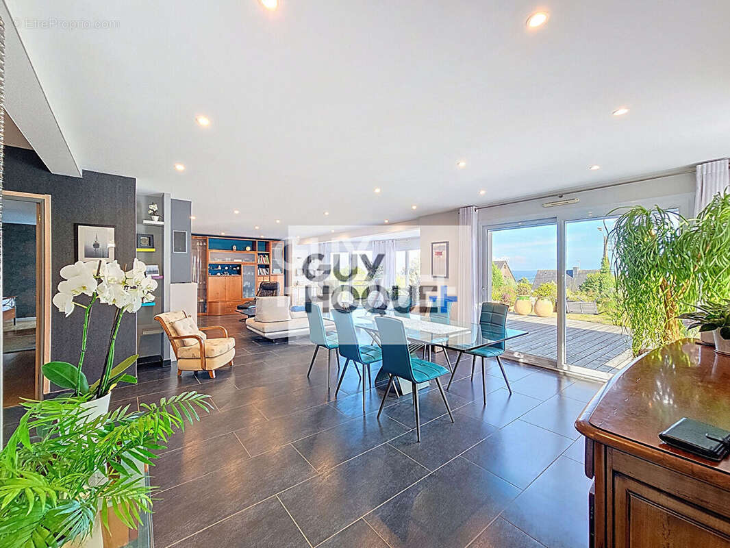 Maison à PLOUGONVELIN