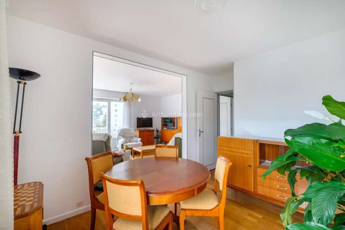 Appartement à TASSIN-LA-DEMI-LUNE