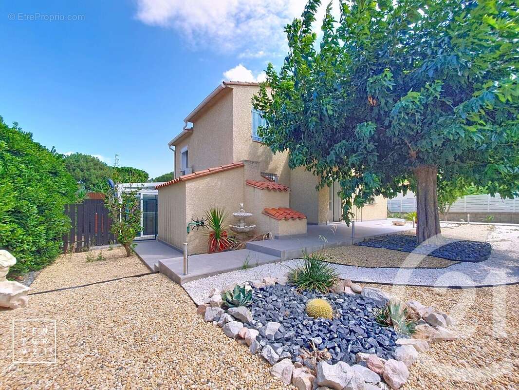 Maison à VILLENEUVE-LA-RIVIERE