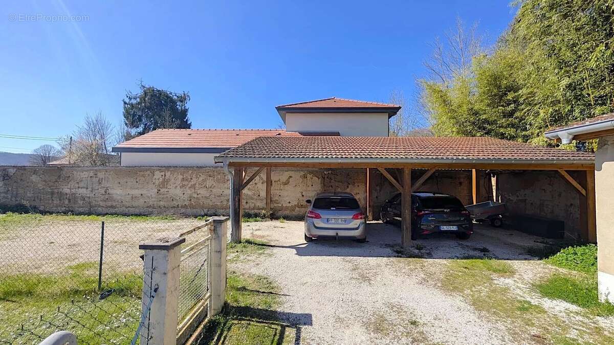 Maison à LE PONT-DE-BEAUVOISIN