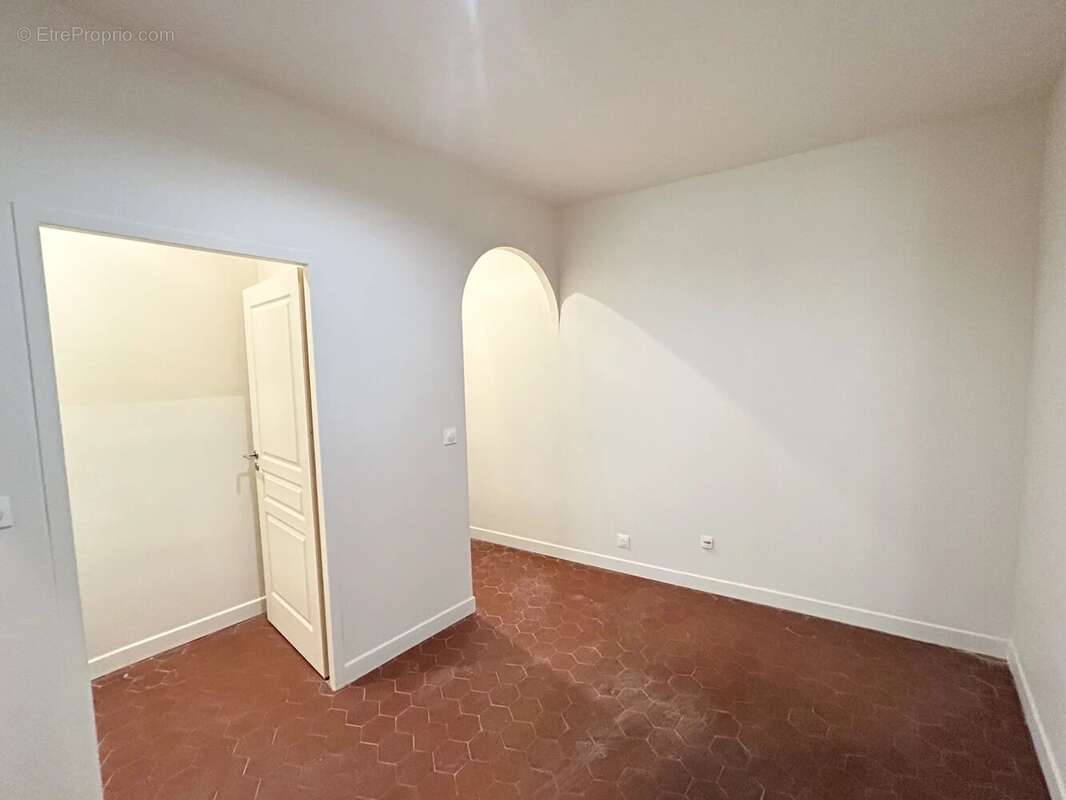 Maison à LA ROQUEBRUSSANNE