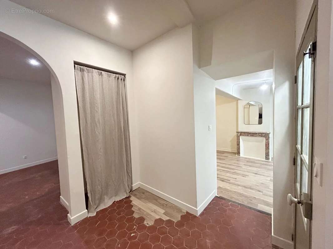 Maison à LA ROQUEBRUSSANNE