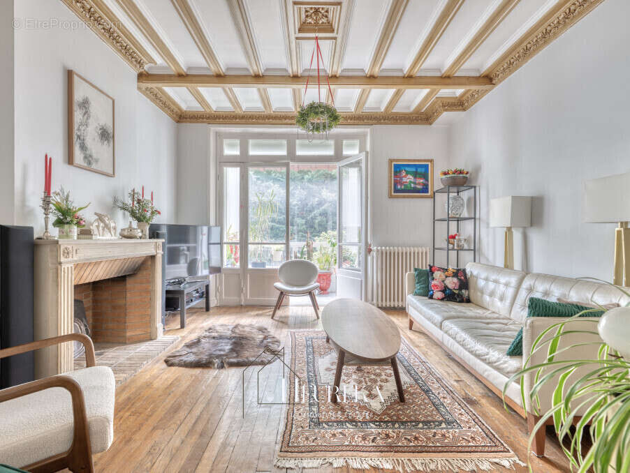 Maison à SAINT-MAUR-DES-FOSSES