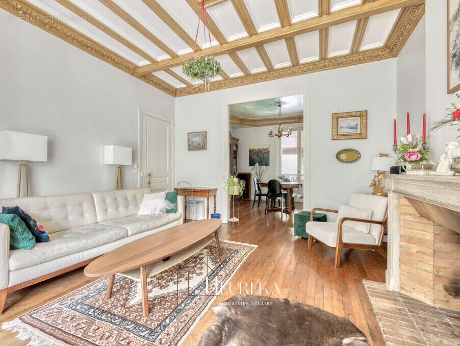 Maison à SAINT-MAUR-DES-FOSSES