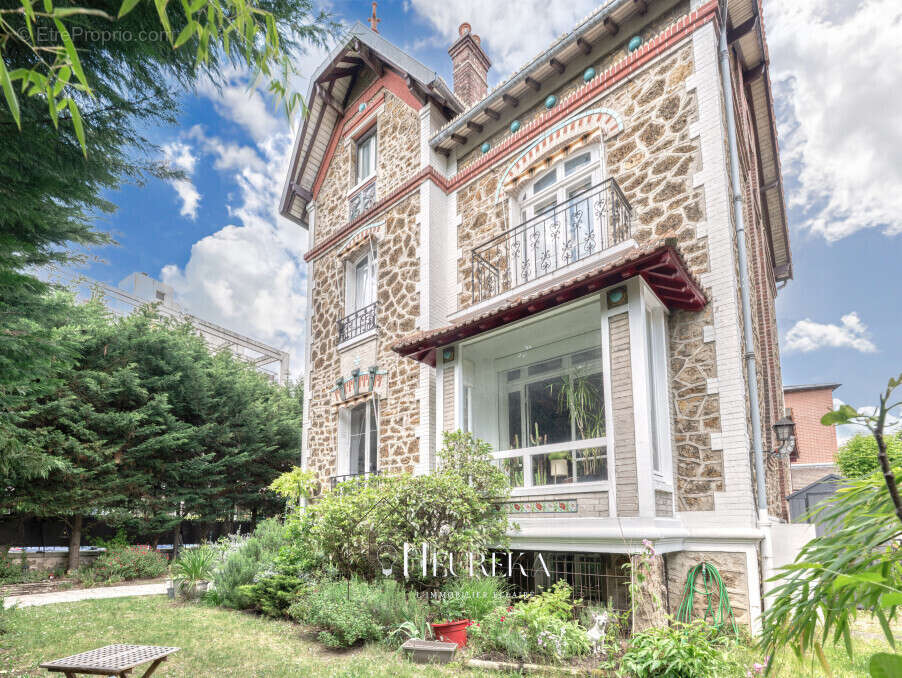 Maison à SAINT-MAUR-DES-FOSSES