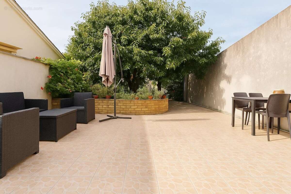 Maison à FONTENAY-TRESIGNY