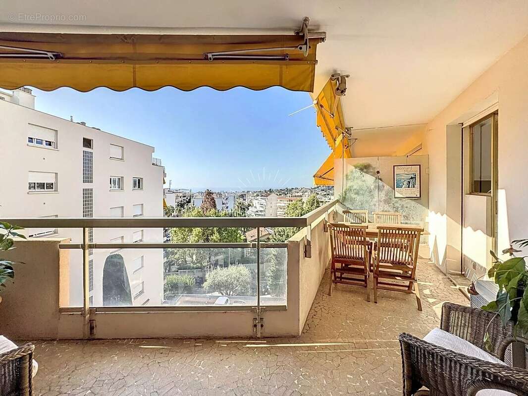 Appartement à LE CANNET