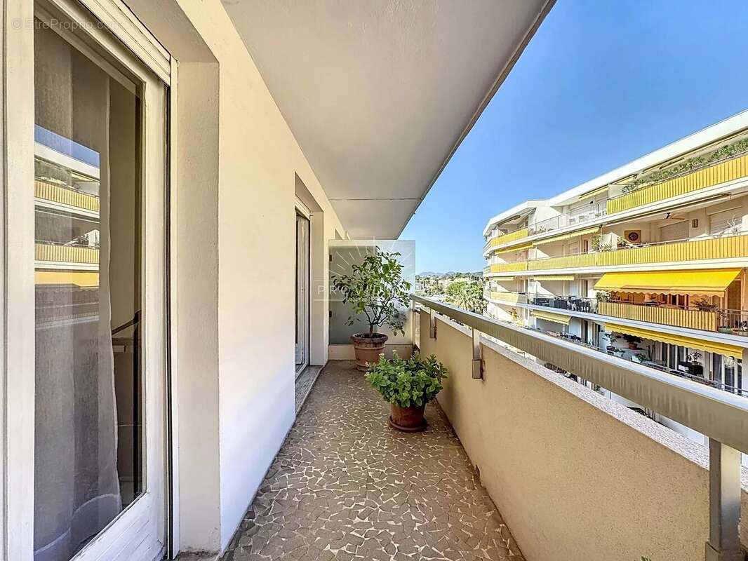 Appartement à LE CANNET