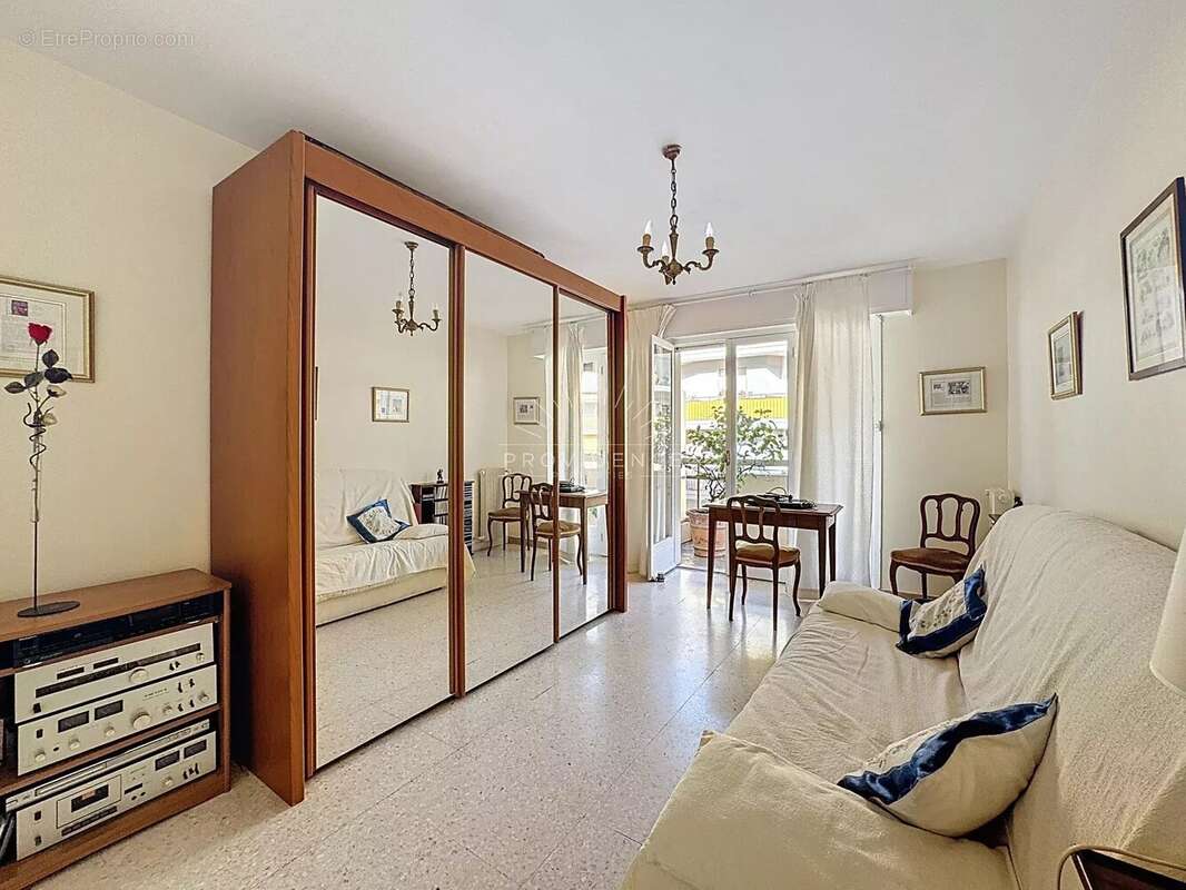 Appartement à LE CANNET