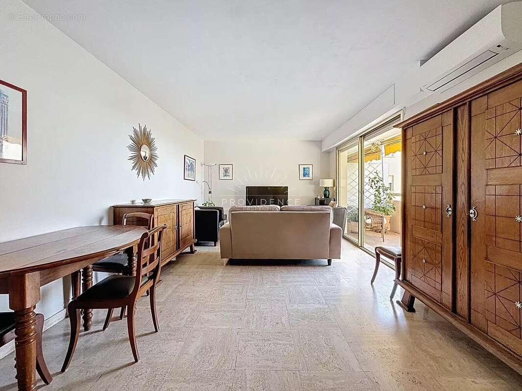 Appartement à LE CANNET