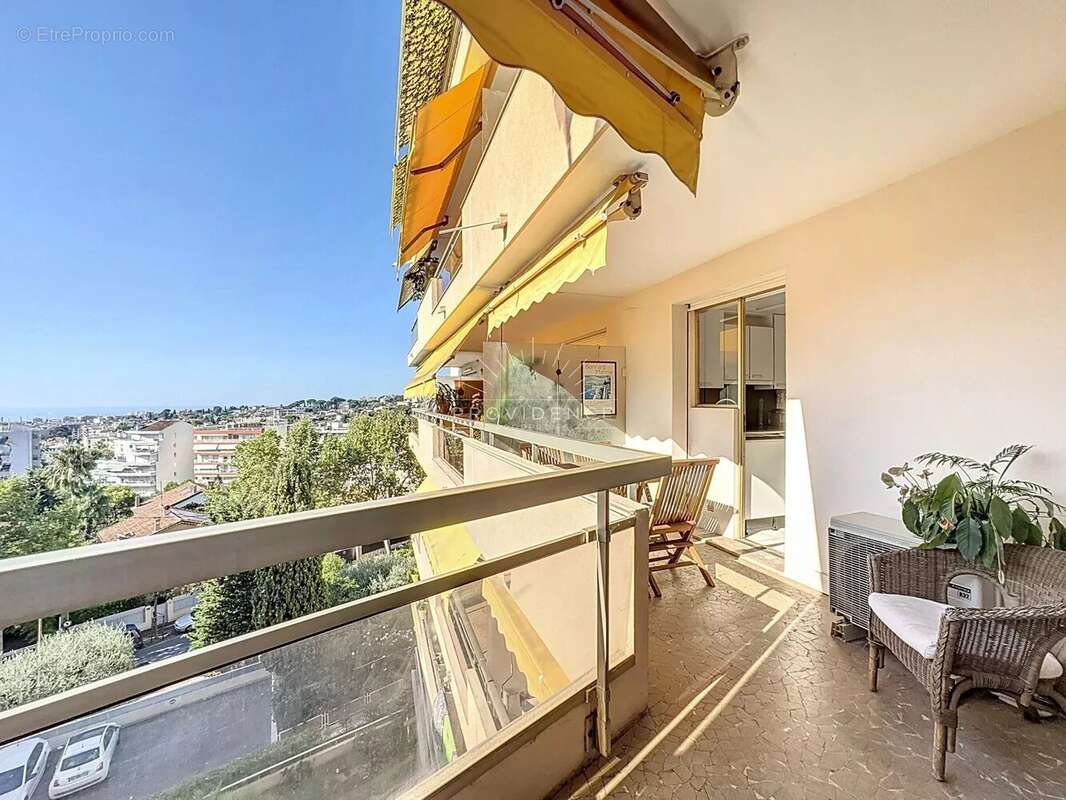 Appartement à LE CANNET