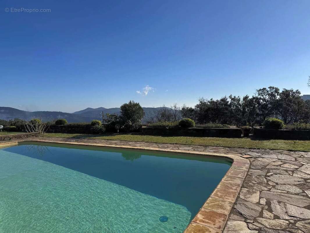 Maison à LA GARDE-FREINET