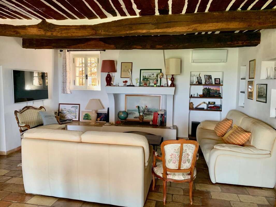 Maison à LA GARDE-FREINET