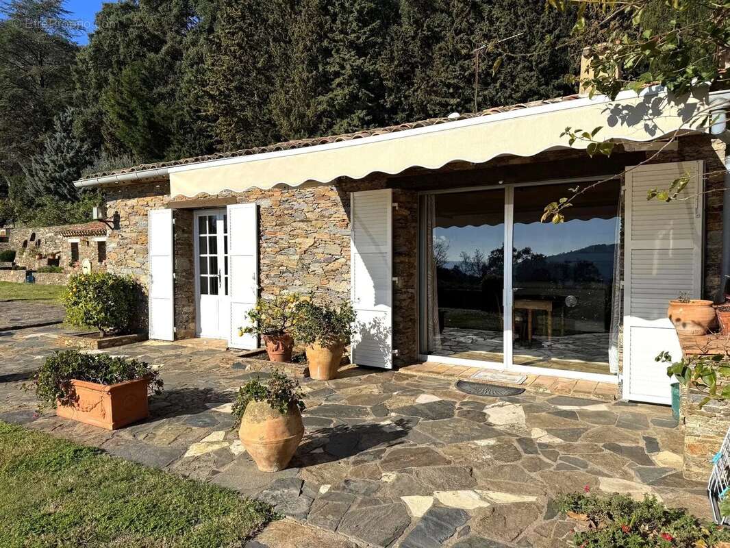 Maison à LA GARDE-FREINET