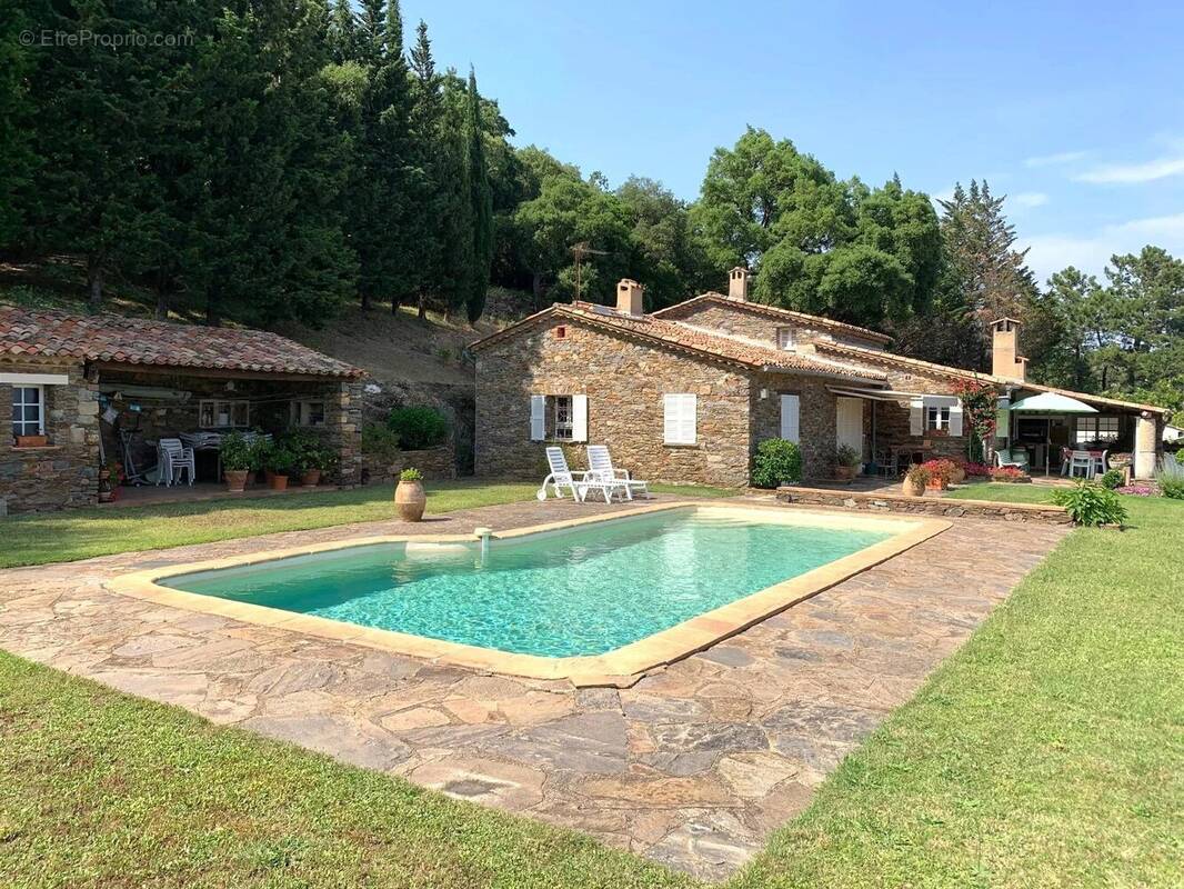 Maison à LA GARDE-FREINET