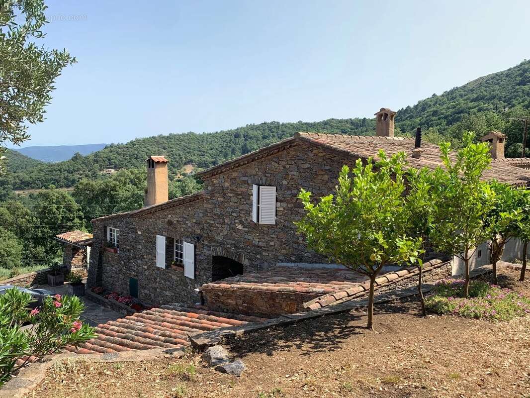 Maison à LA GARDE-FREINET