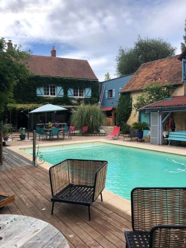 Maison à YVRE-LE-POLIN