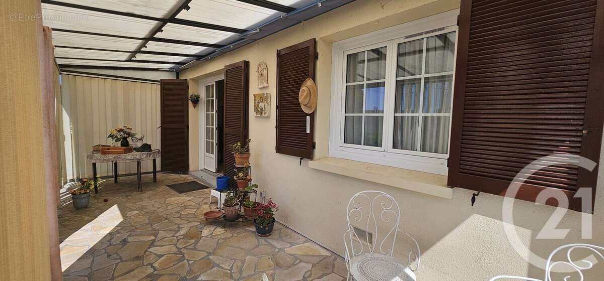 Maison à CONIE-MOLITARD