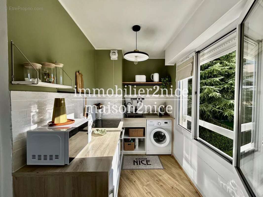 Appartement à SAINT-LAURENT-DU-VAR