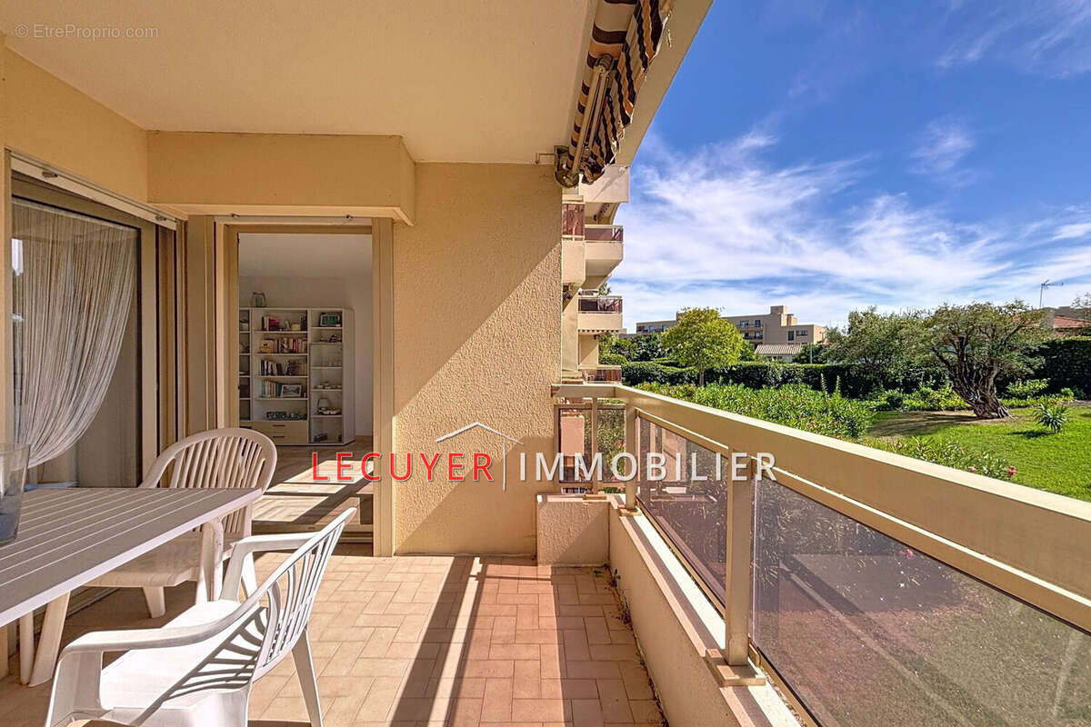 Appartement à VALLAURIS