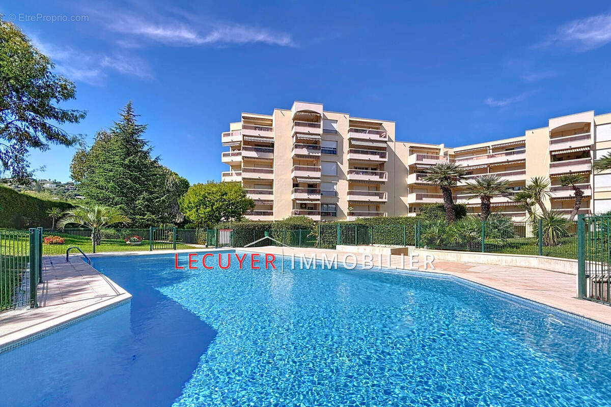 Appartement à VALLAURIS