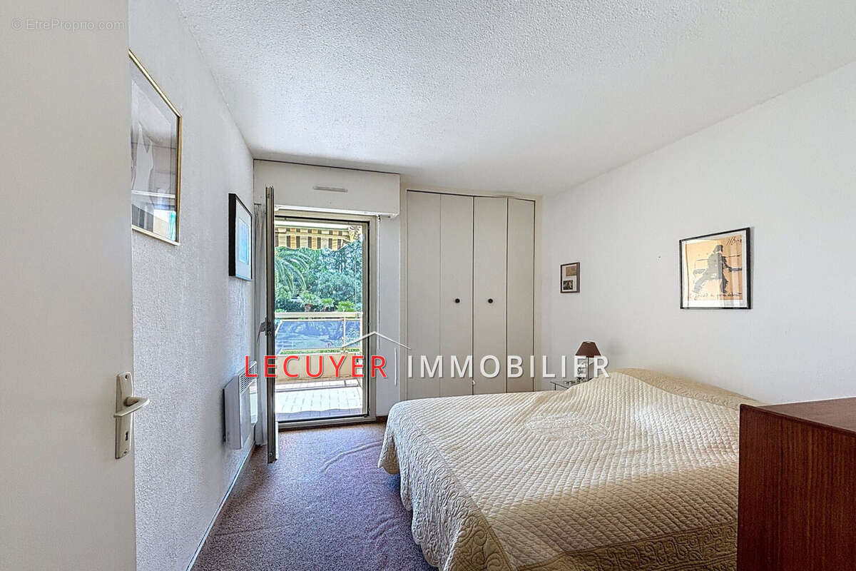 Appartement à VALLAURIS