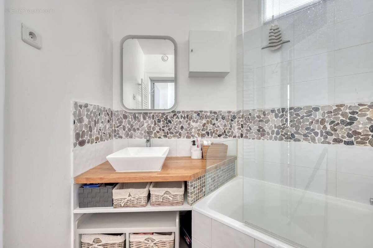 Appartement à PARIS-20E